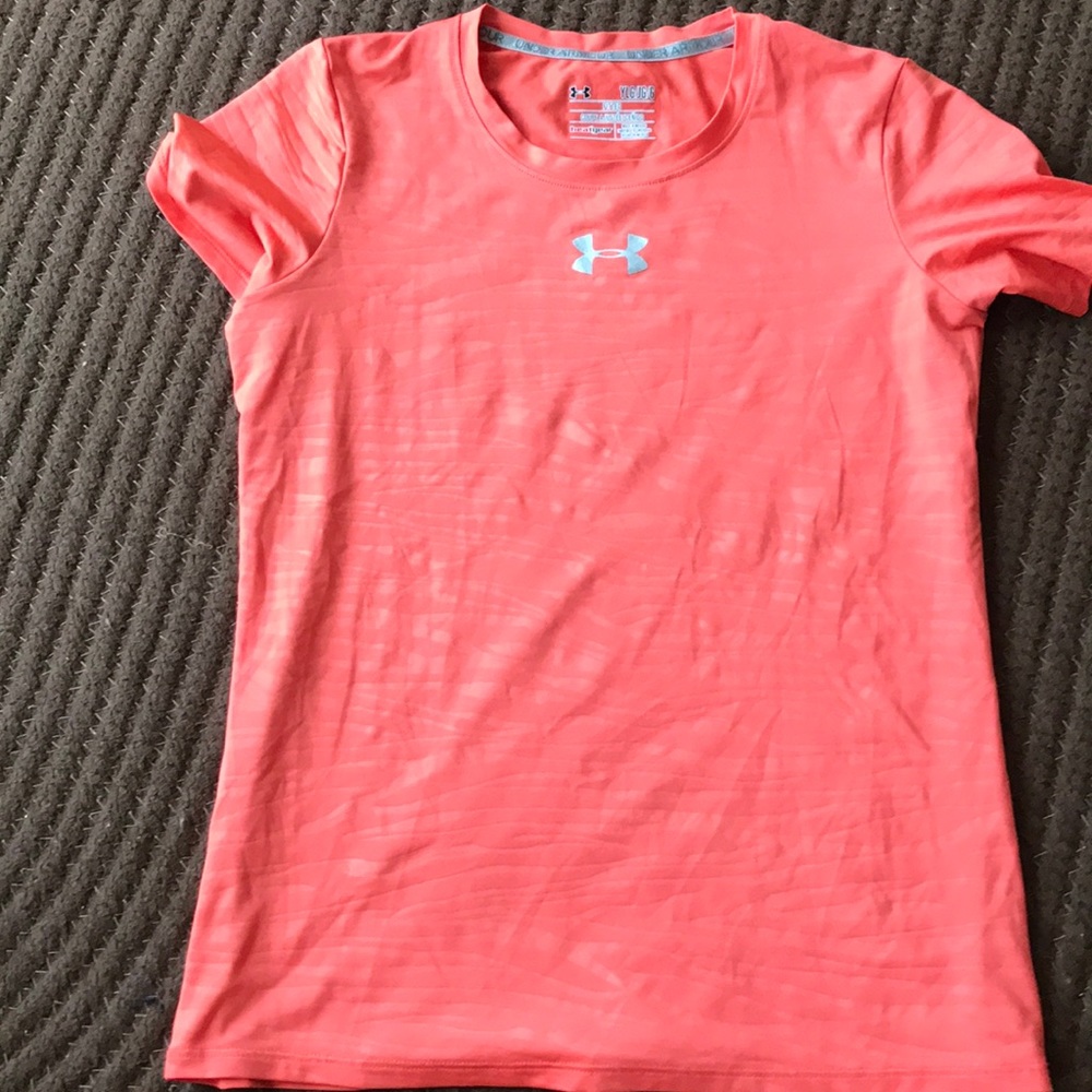 UA heatgear fitted tee.